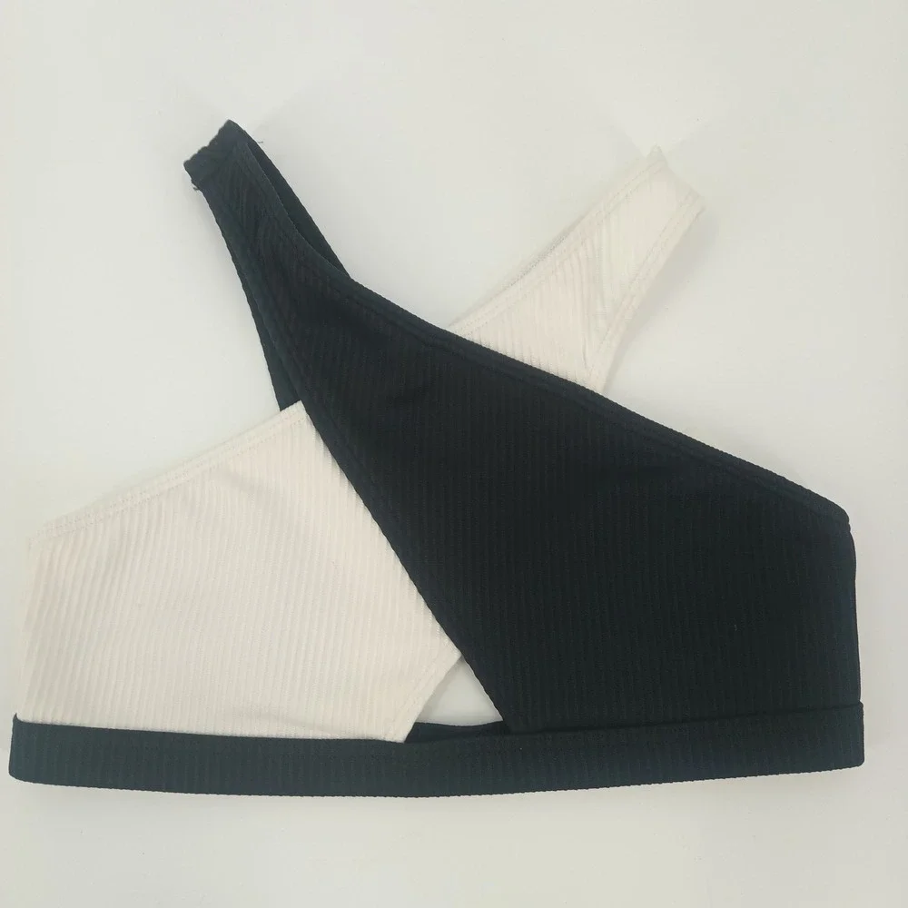 Abercrombie Kids Black Cream Ribbed Bikini Set 9/10. Women's XS fits 23